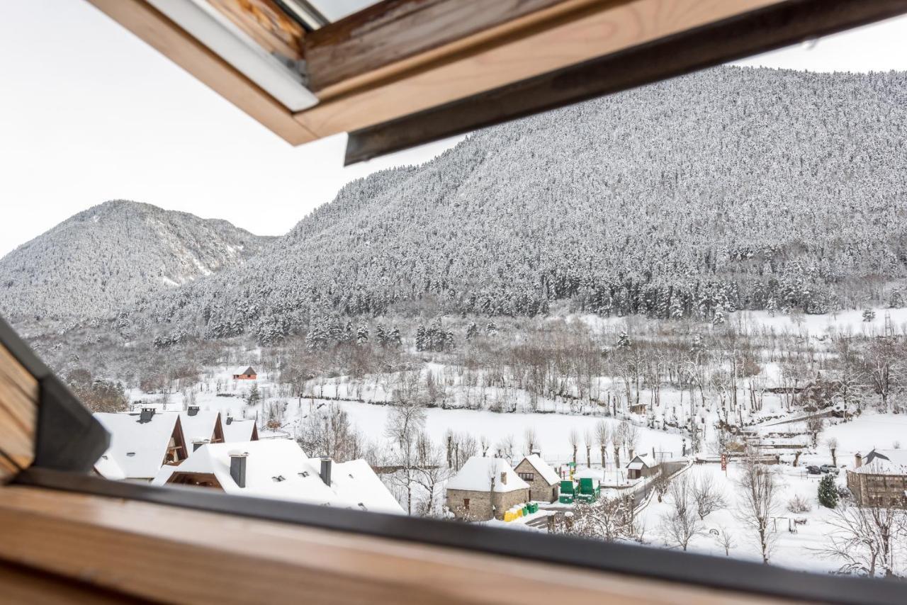 Hotel Snoe Colomers Salardú Eksteriør bilde